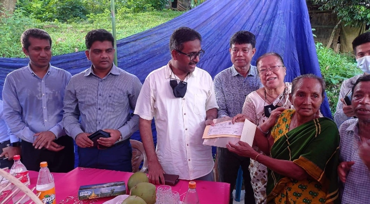 সাফজয়: পাহাড়ের ঋতুপর্ণা-রুপনাকে ৩ লাখ টাকা উপহার, ঘরও পাবেন রুপনা